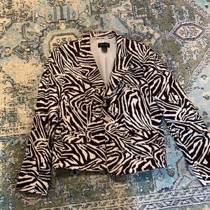 Focus 2000. Size 14. Lined. Brown/white